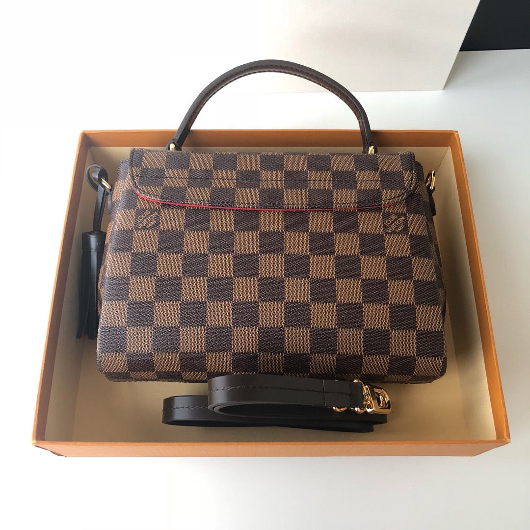 Checkered pattern handbag