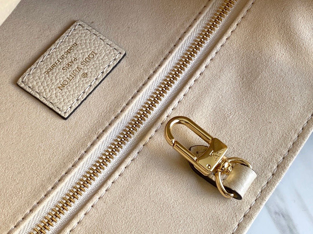 Bicolor handbag