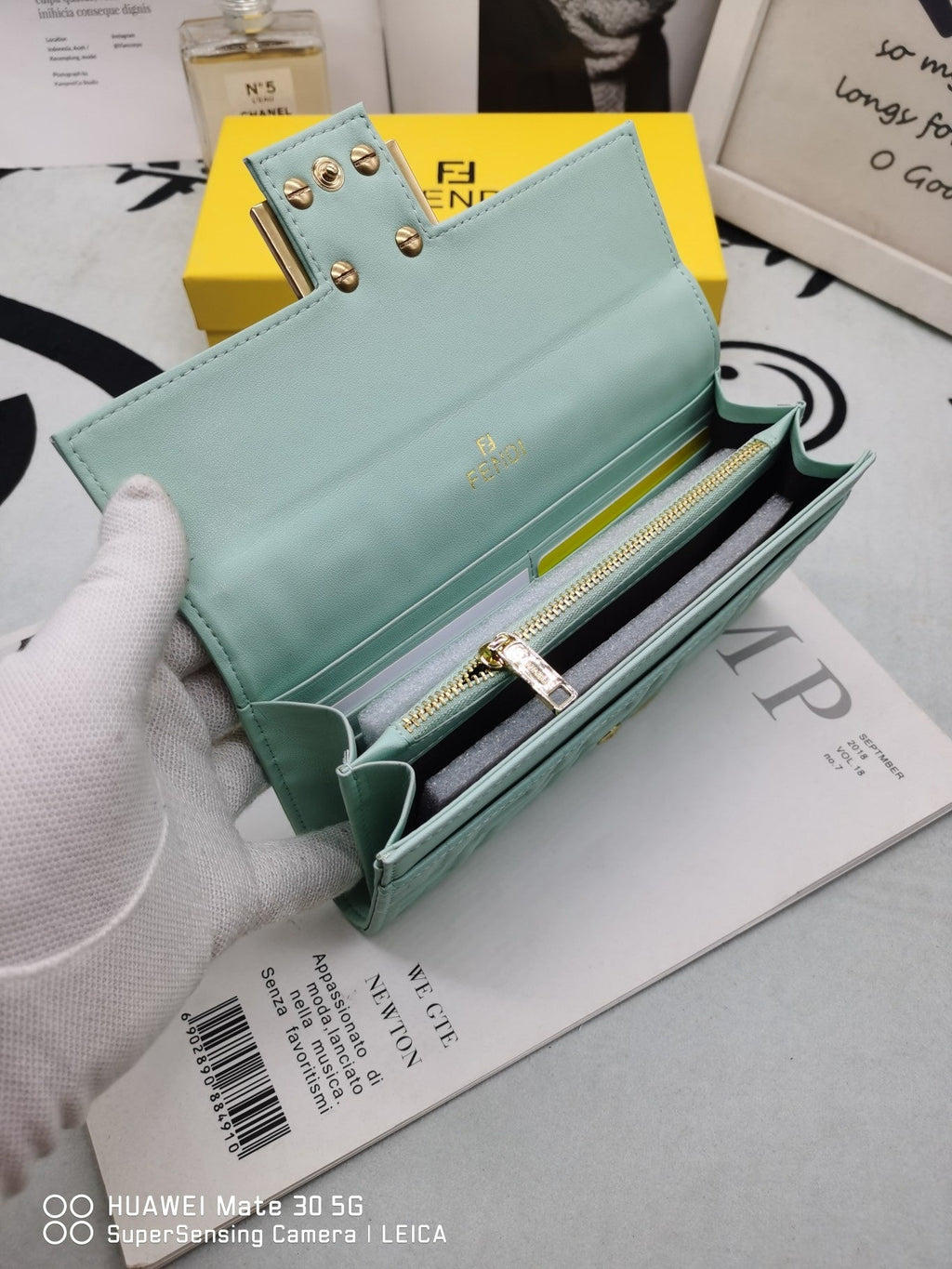 F e n d I wallet 2022